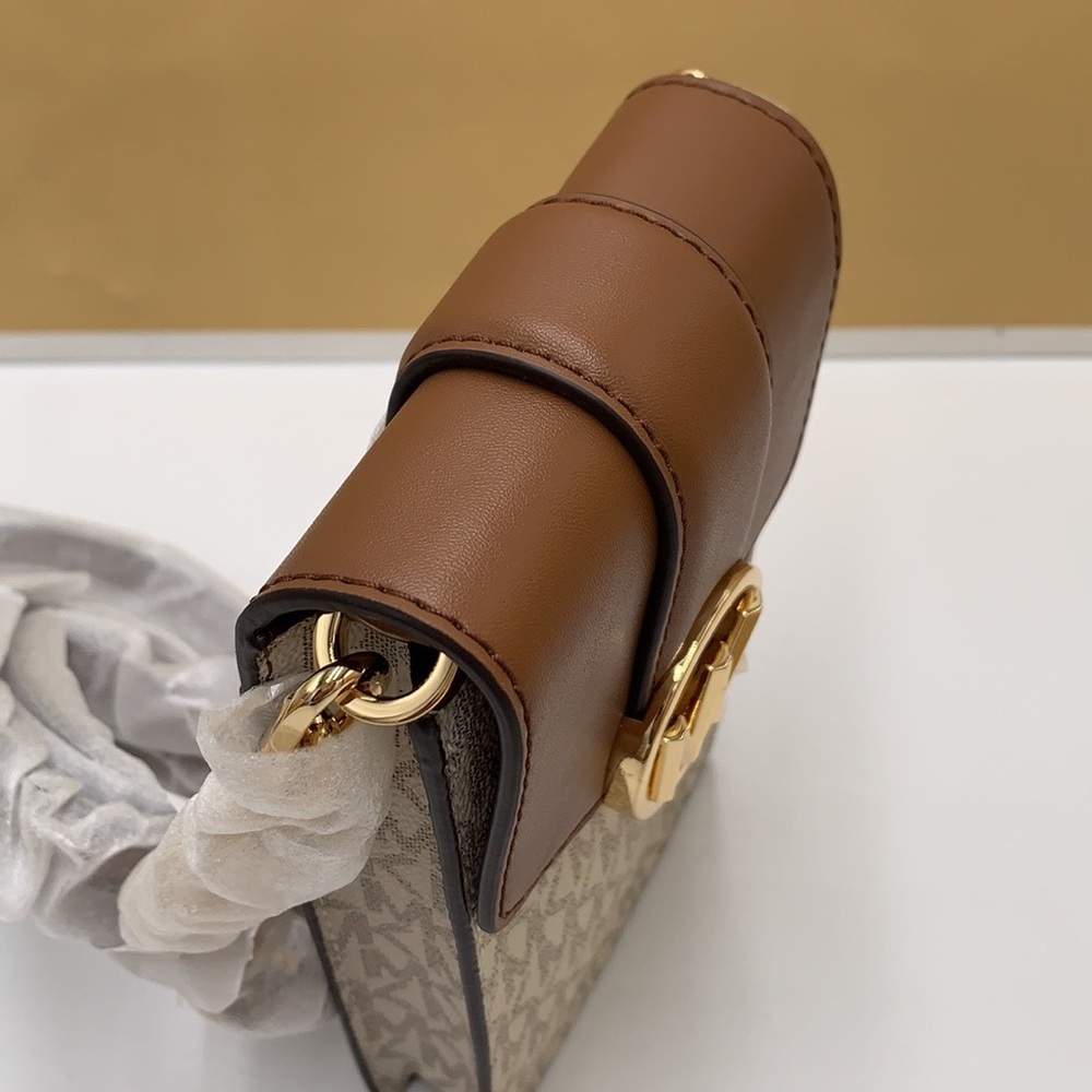 NWT MICHAEL KORS CARMEN SMALL NORTH SOUTH PHONE XBODY VANILLA/BROWN SIGNATURE - Picture 4 of 9